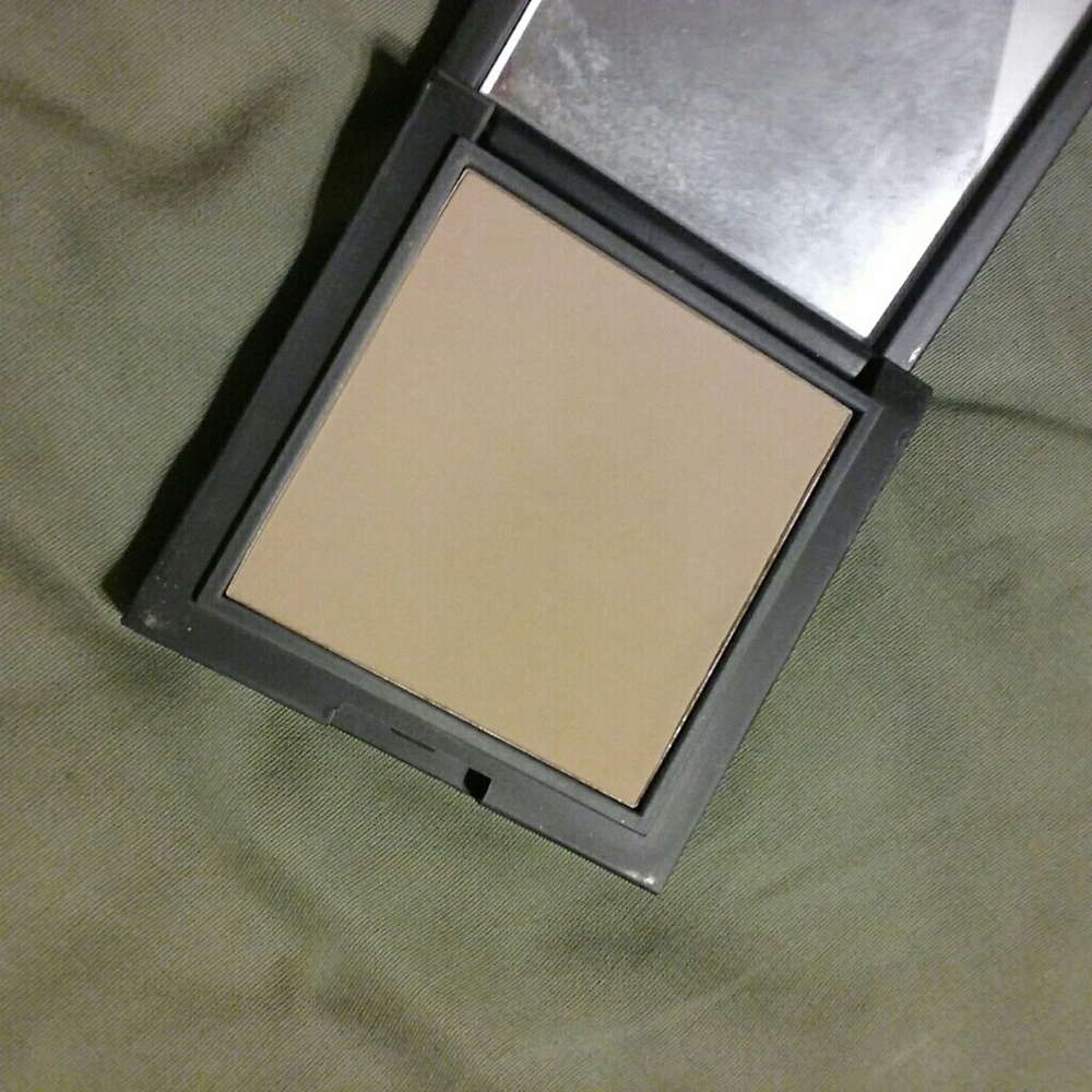 Cargo HD pressed powder